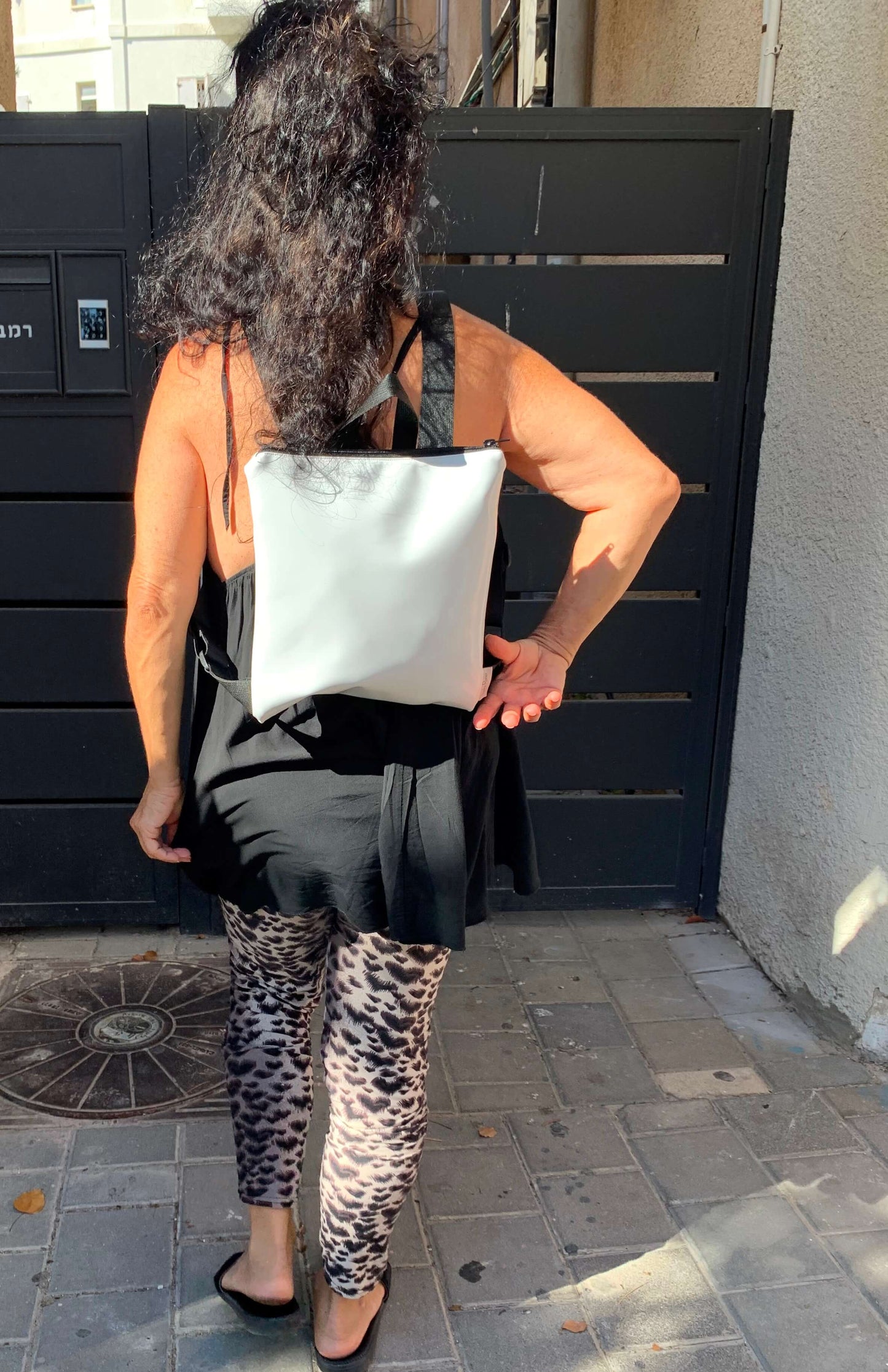 גב מרובע קטן - אדום מבריק |SIZE S|