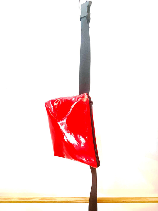 (L SIZE) תיק פאוץ׳ גודול - אדום מבריק