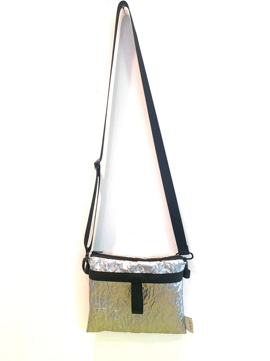 | TYVEK | תיק קטן מרובע עם רוכסן- טייבק