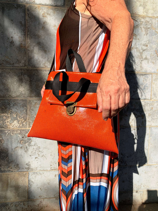 תיק פורטפוליו - גודל בנוני- צבע כתום