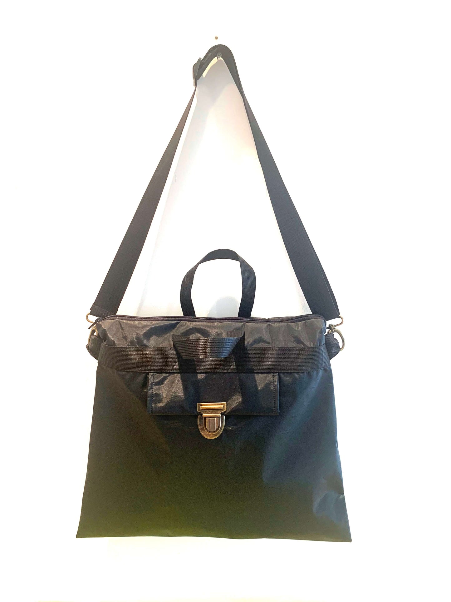 L SIZE -תיק פורטפוליו שחור