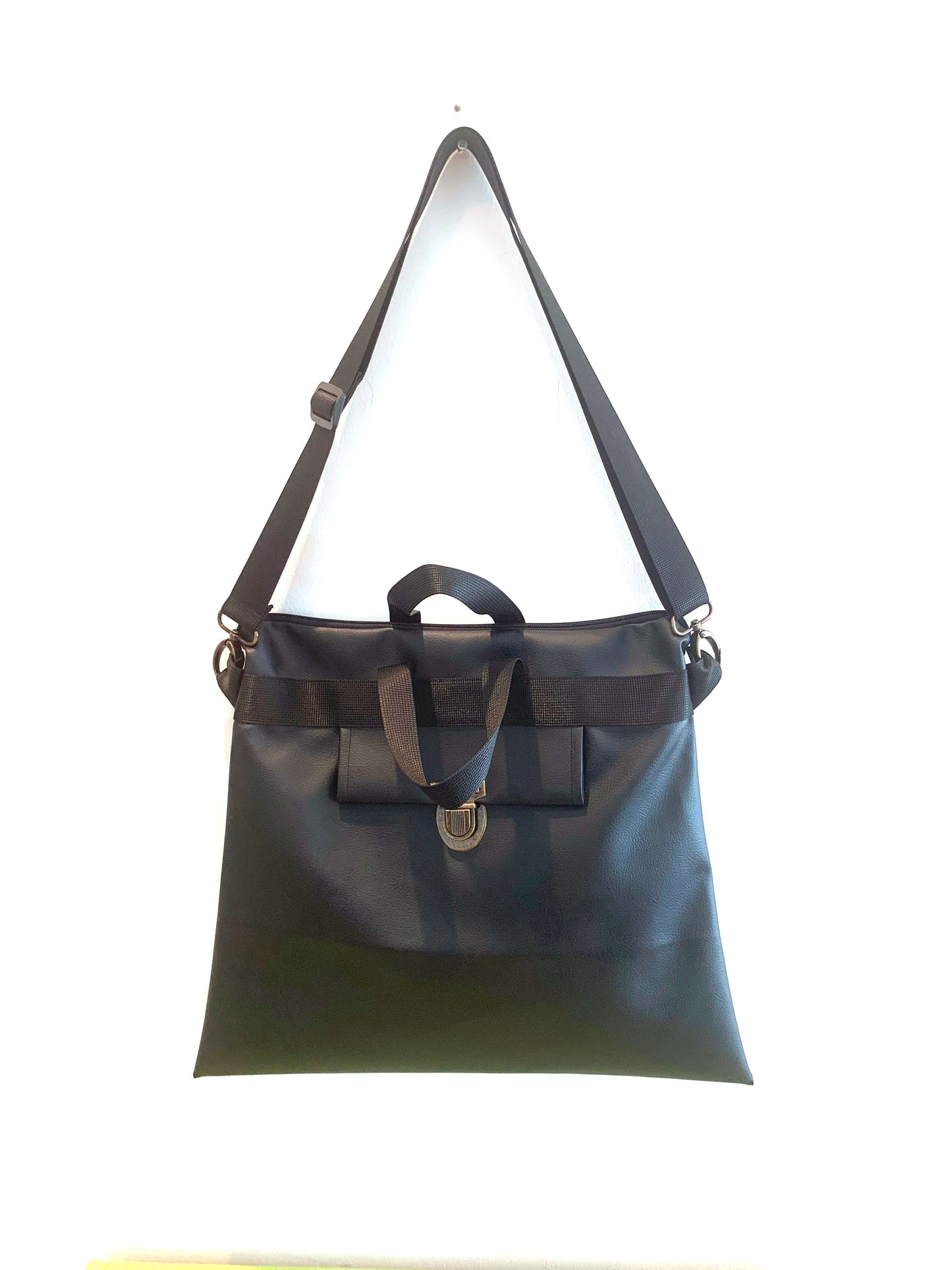 L SIZE -תיק פורטפוליו שחור