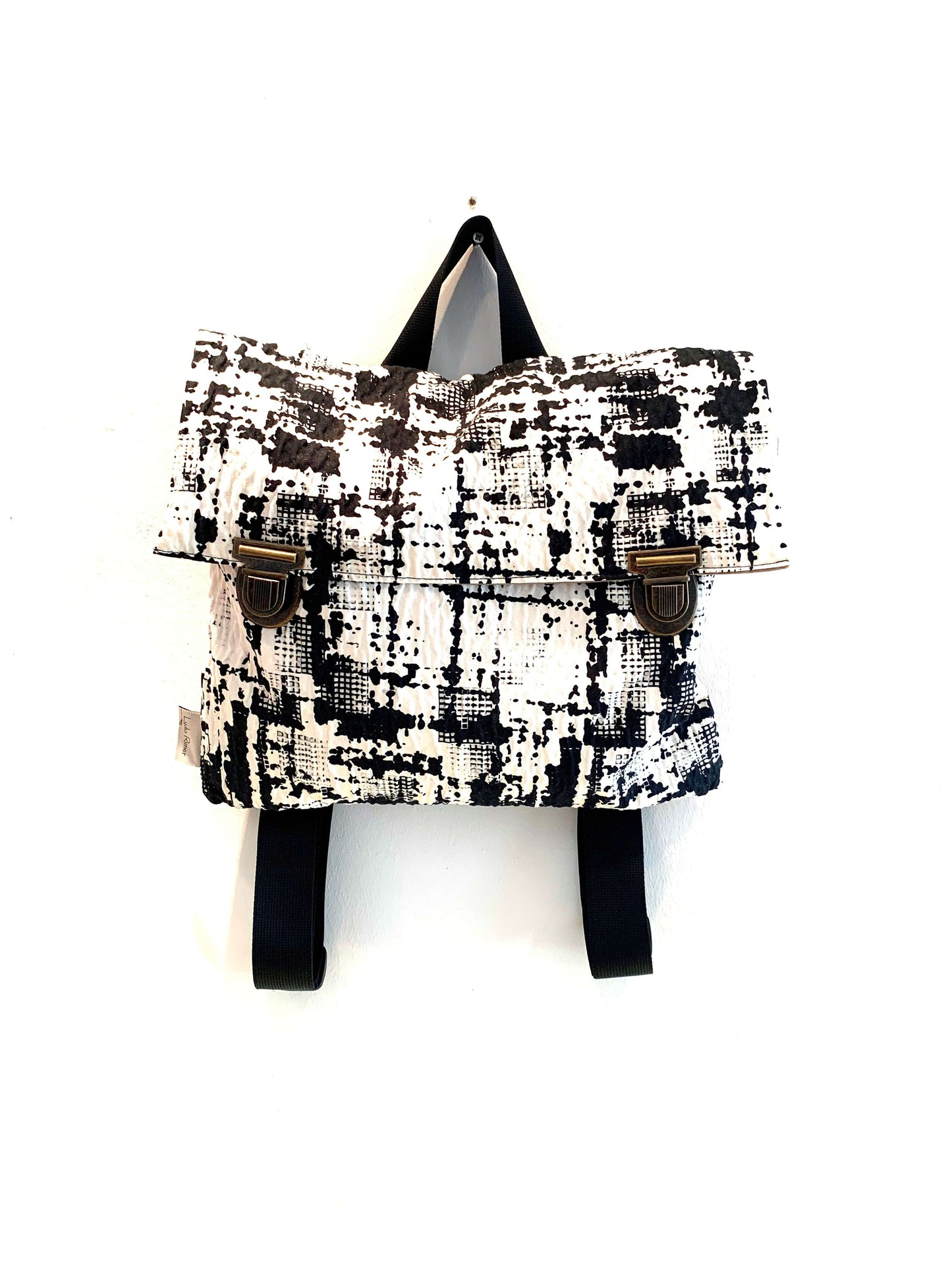 שחור - |SIZE M- תיק גב מלבני לרוחב|