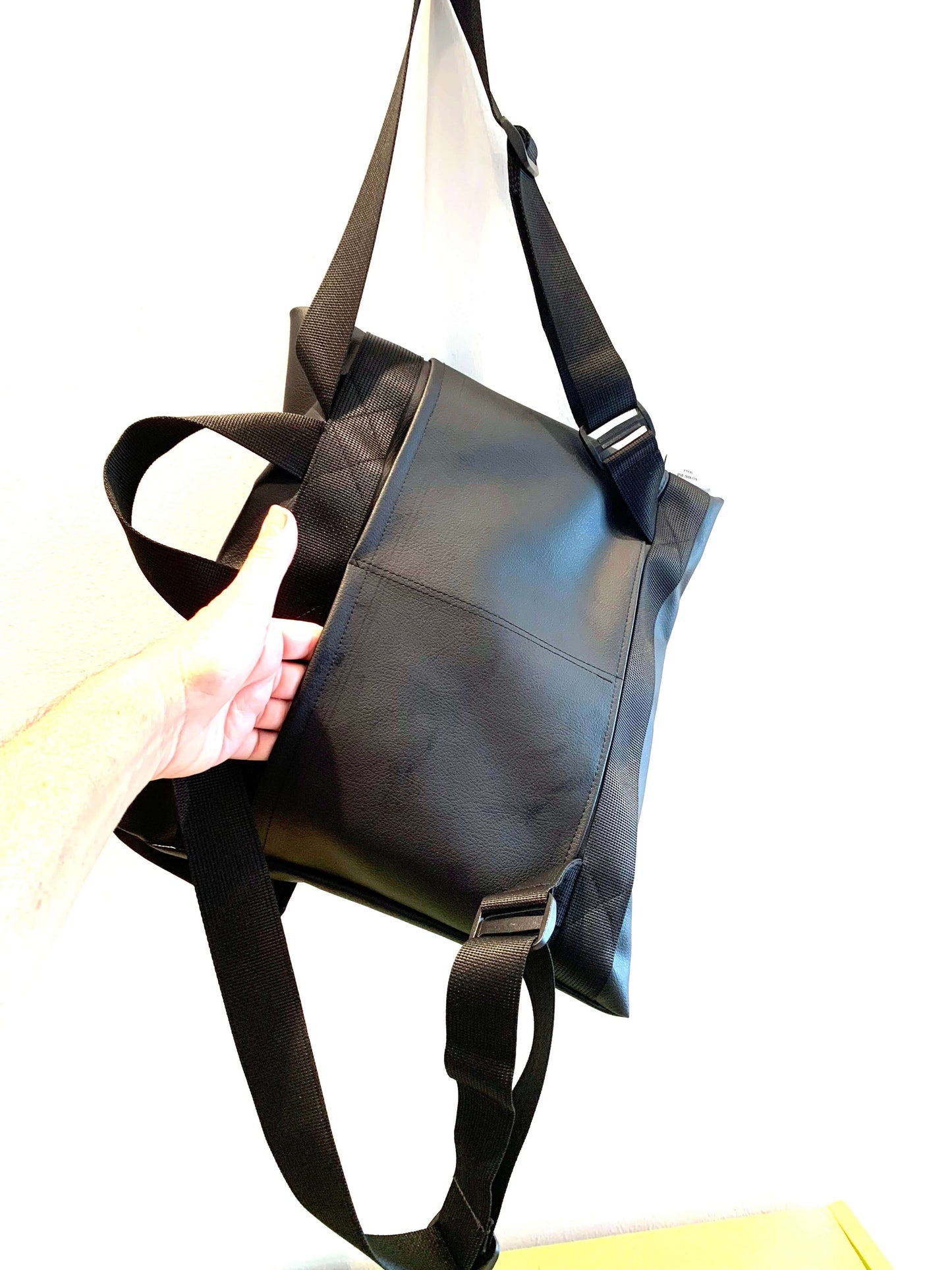 שחור - |SIZE M- תיק גב מלבני לרוחב|