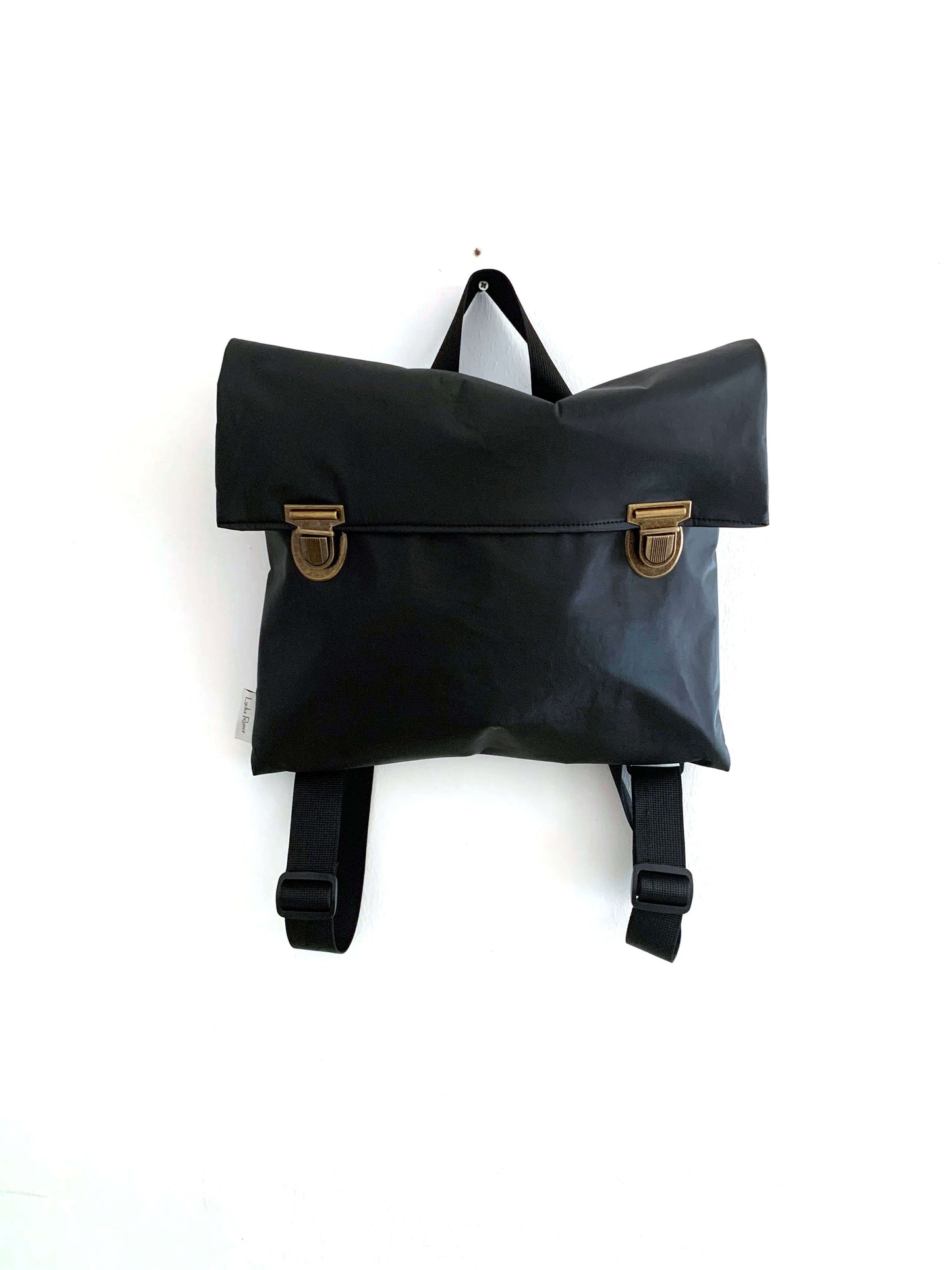 שחור - |SIZE M- תיק גב מלבני לרוחב|